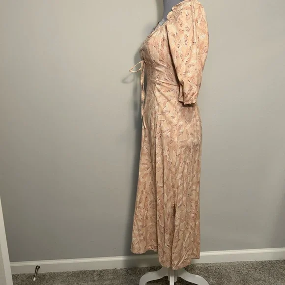 Blush Floral Women's Dress - Picture 6 of 7